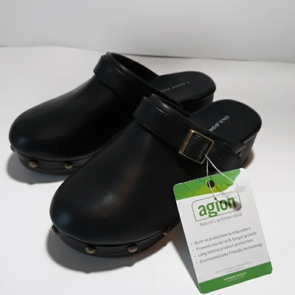 Lands End toddler 10 studded clogs